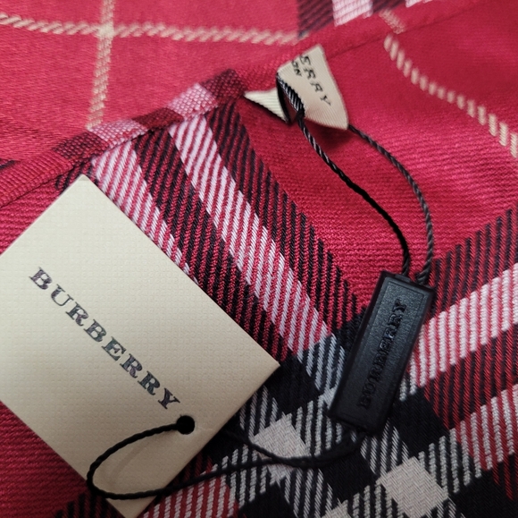 Burberry scarf - Picture 4 of 7